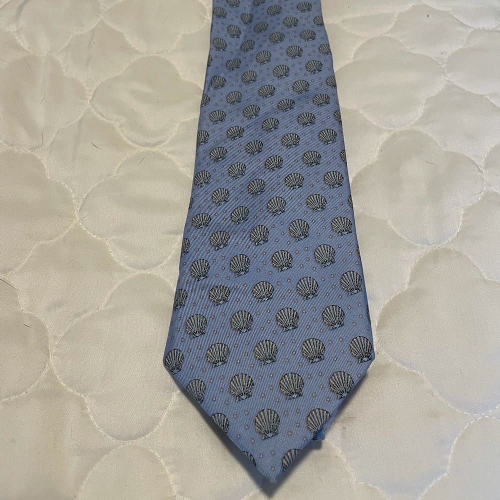 Light Blue Vineyard Vines Seashells Tie
